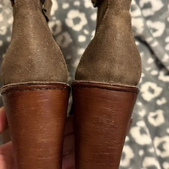 Born Hailey Platform Ankle Boots Like New - Picture 7 of 11